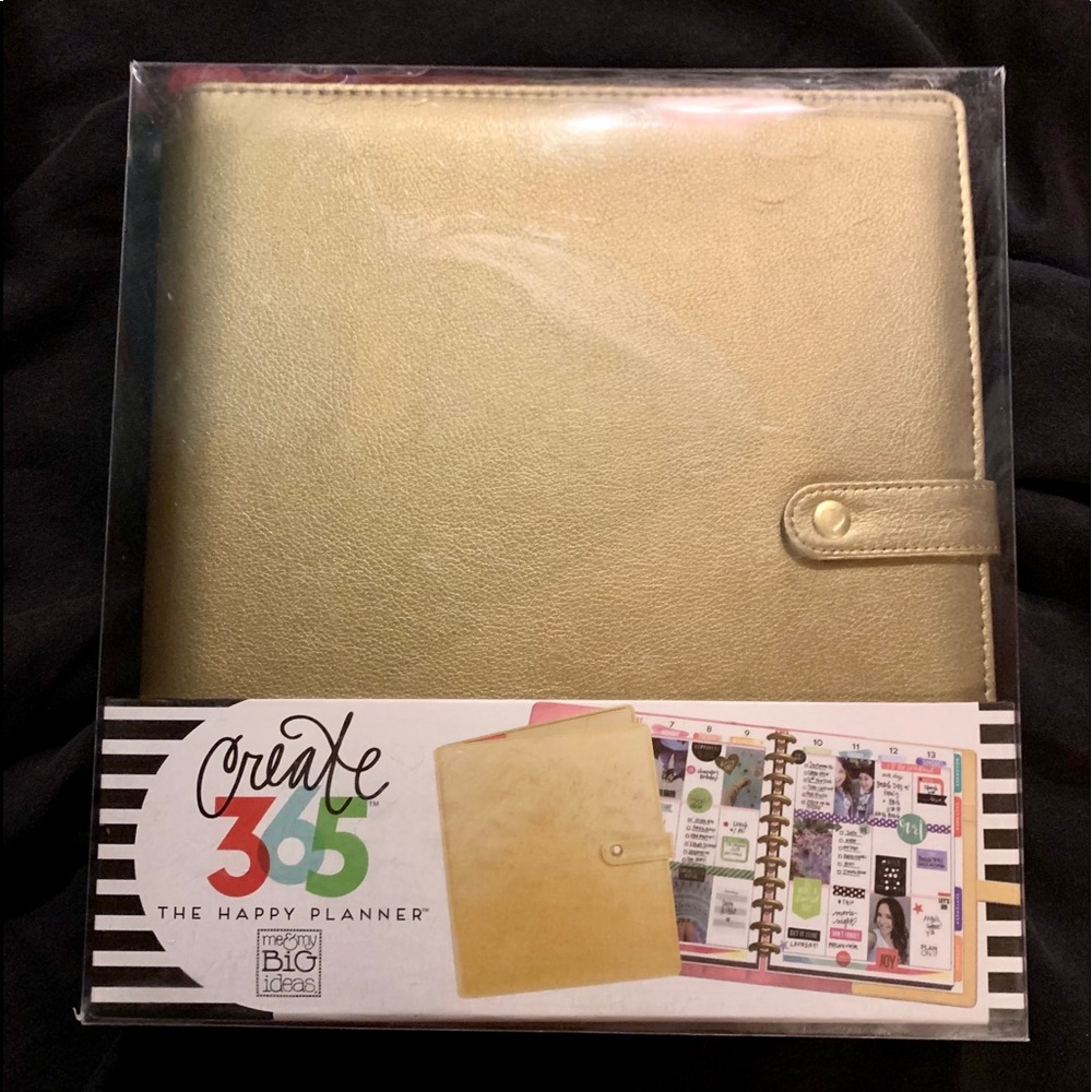 Me & My Big Ideas Gold 11 Hole Happy Planner